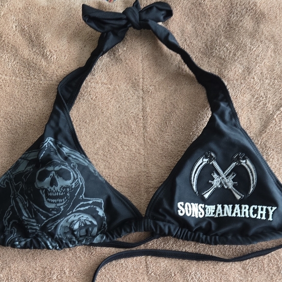 Sons of Anarchy Black Bikini with Triangle Top and Side Ties - Picture 4 of 5